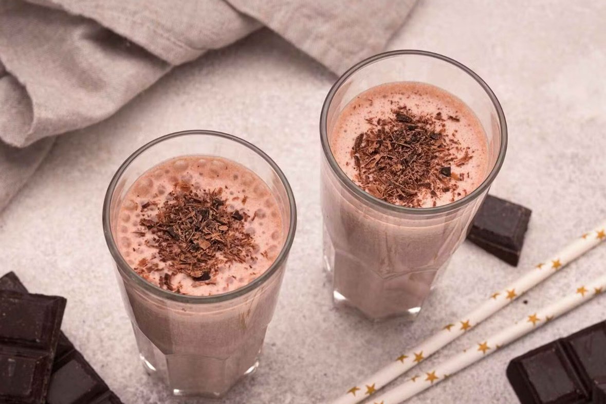 Chocolate protein drink