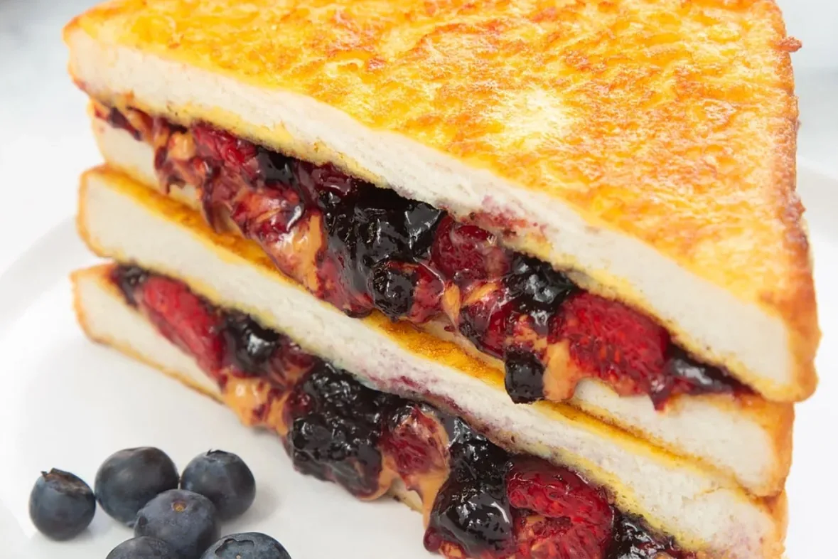 Berry jam toast